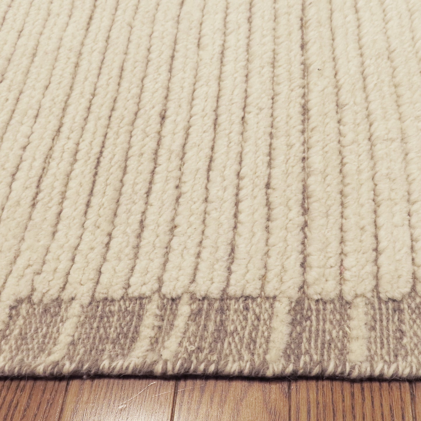 Magnus, Natural Ivory