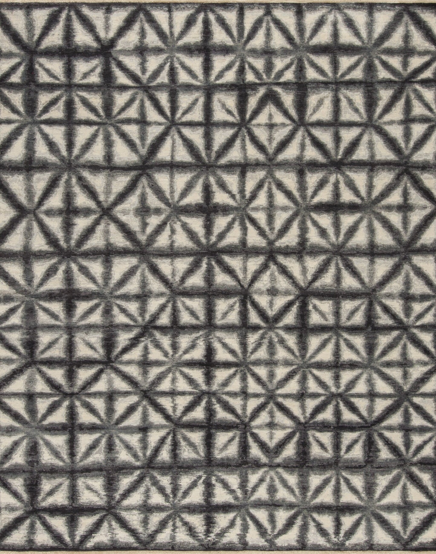 Komaki, Cream-Grey