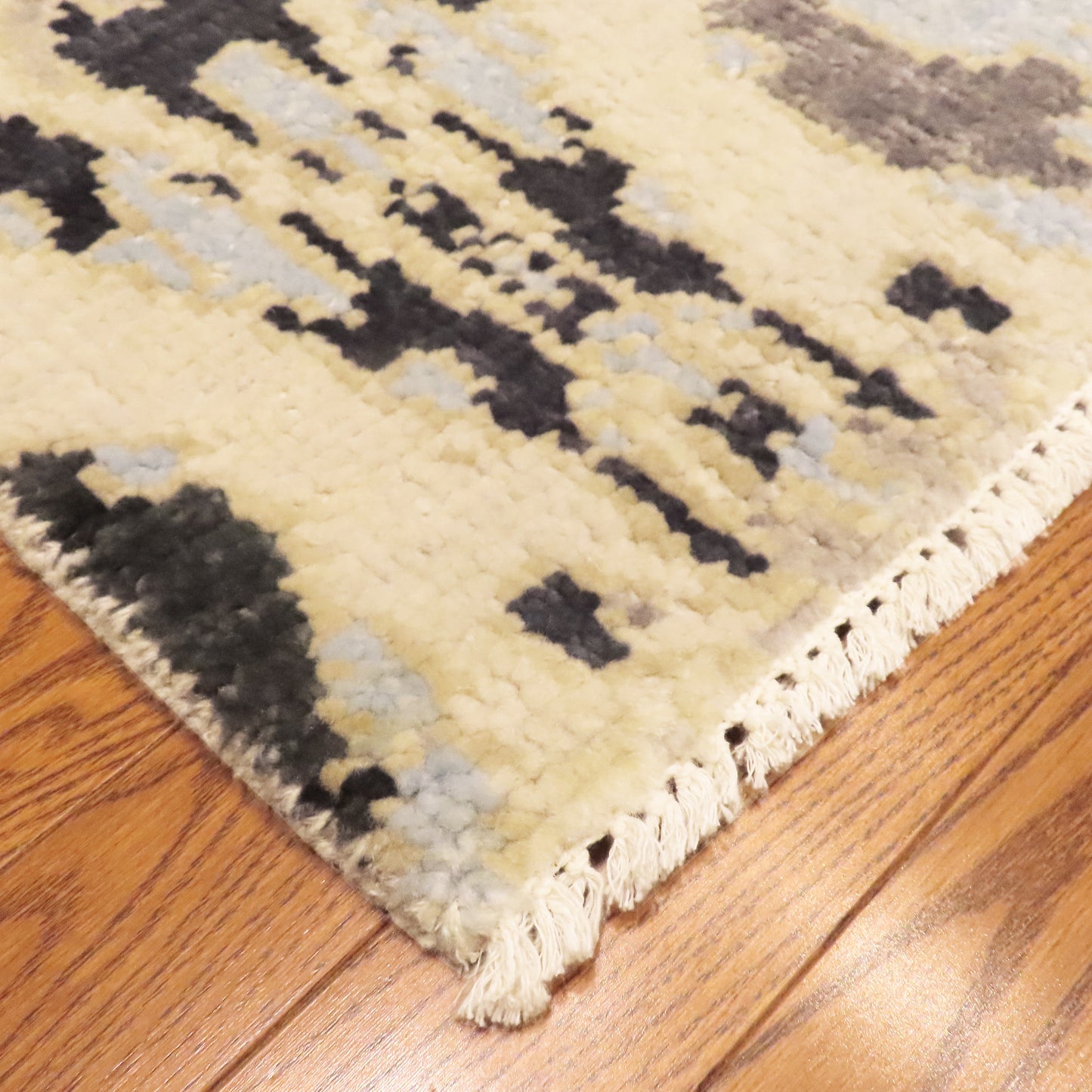 Bel Air, Linen