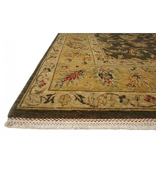 Elizabeth, Olive/Gold