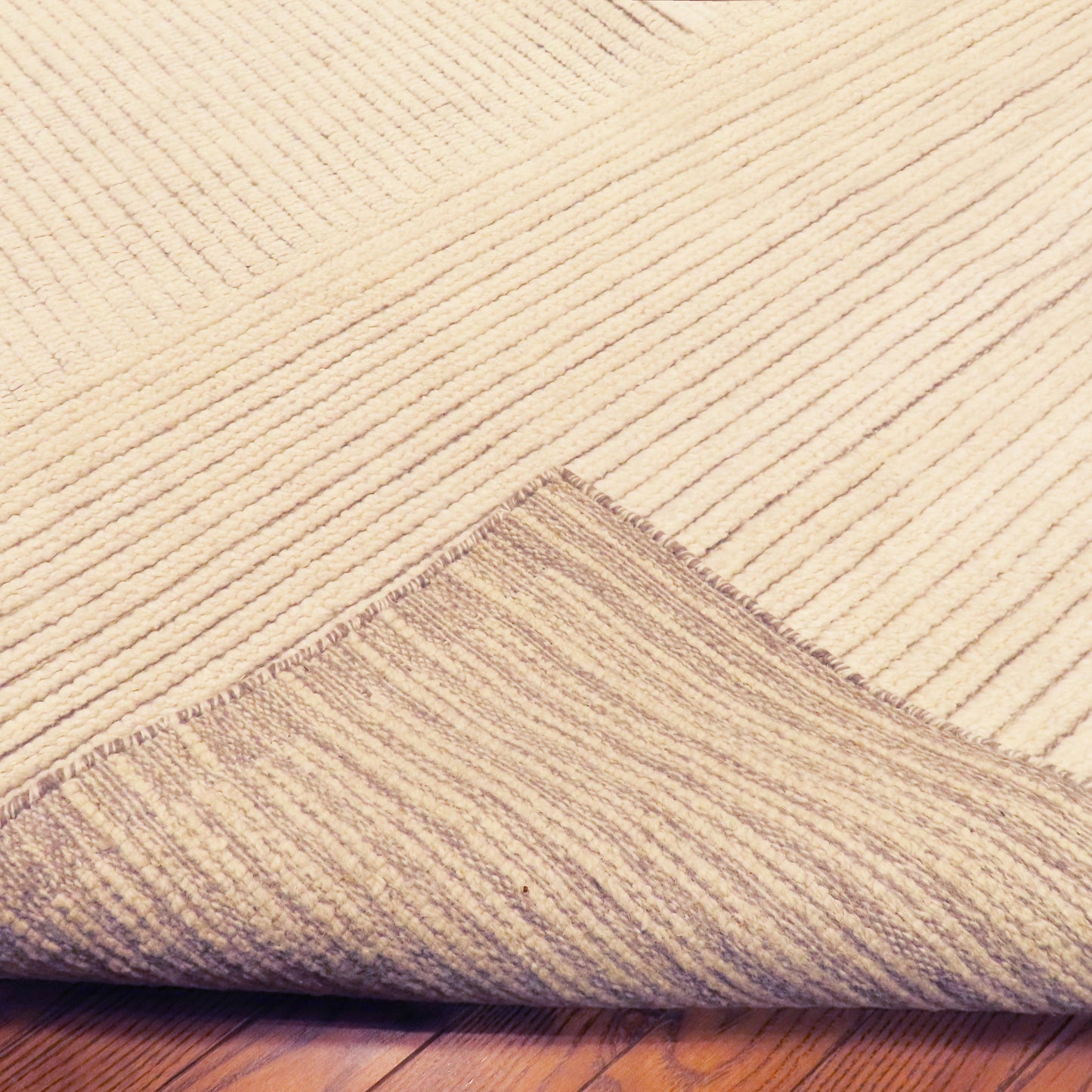 Magnus, Natural Ivory