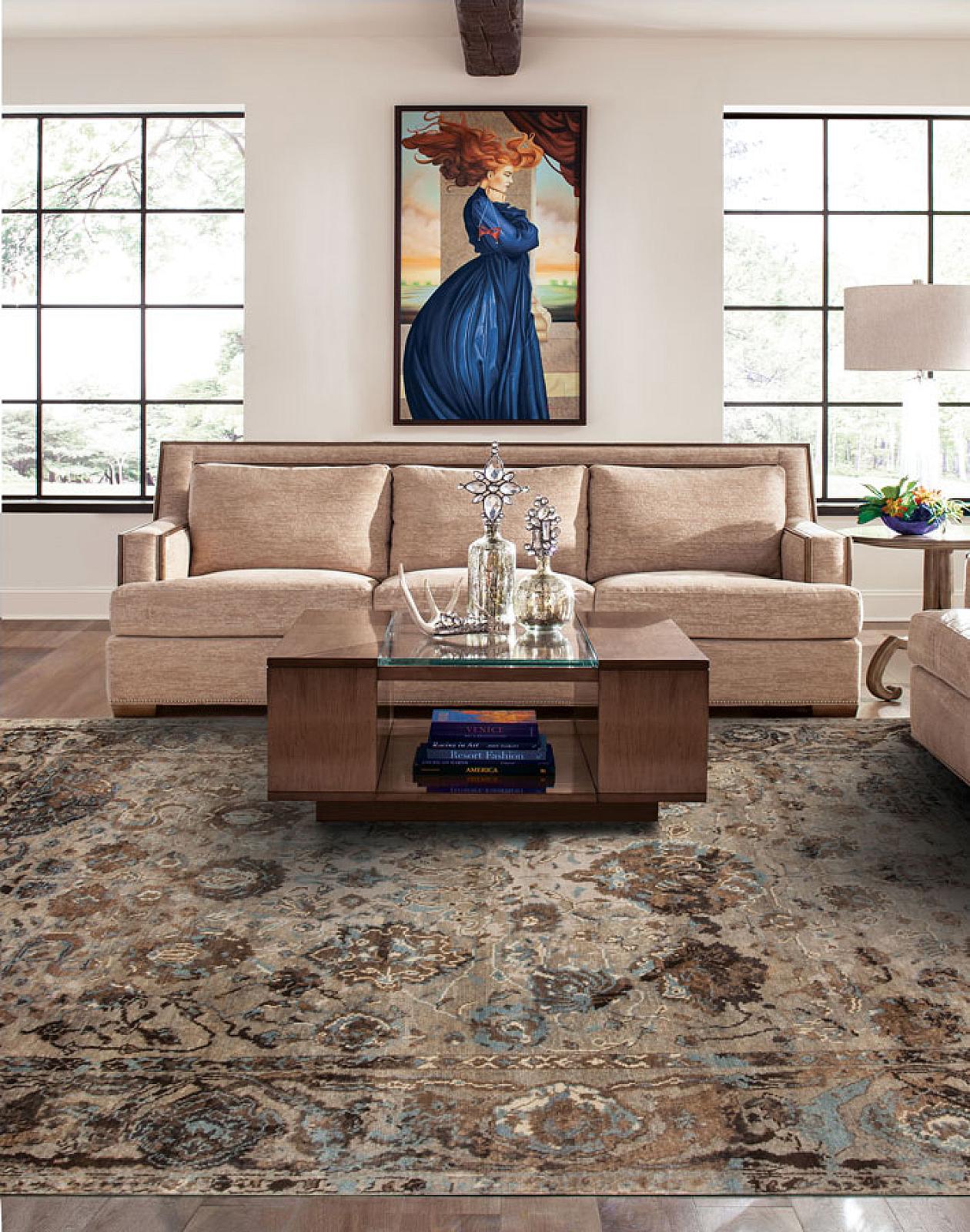 Divine, Taupe
